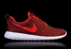 NIKE ROSHE ONE PREMIUM UNIVERSITY RED