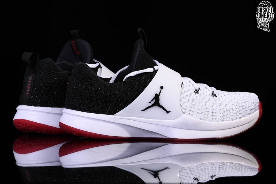 nike air jordan trainer 2 flyknit