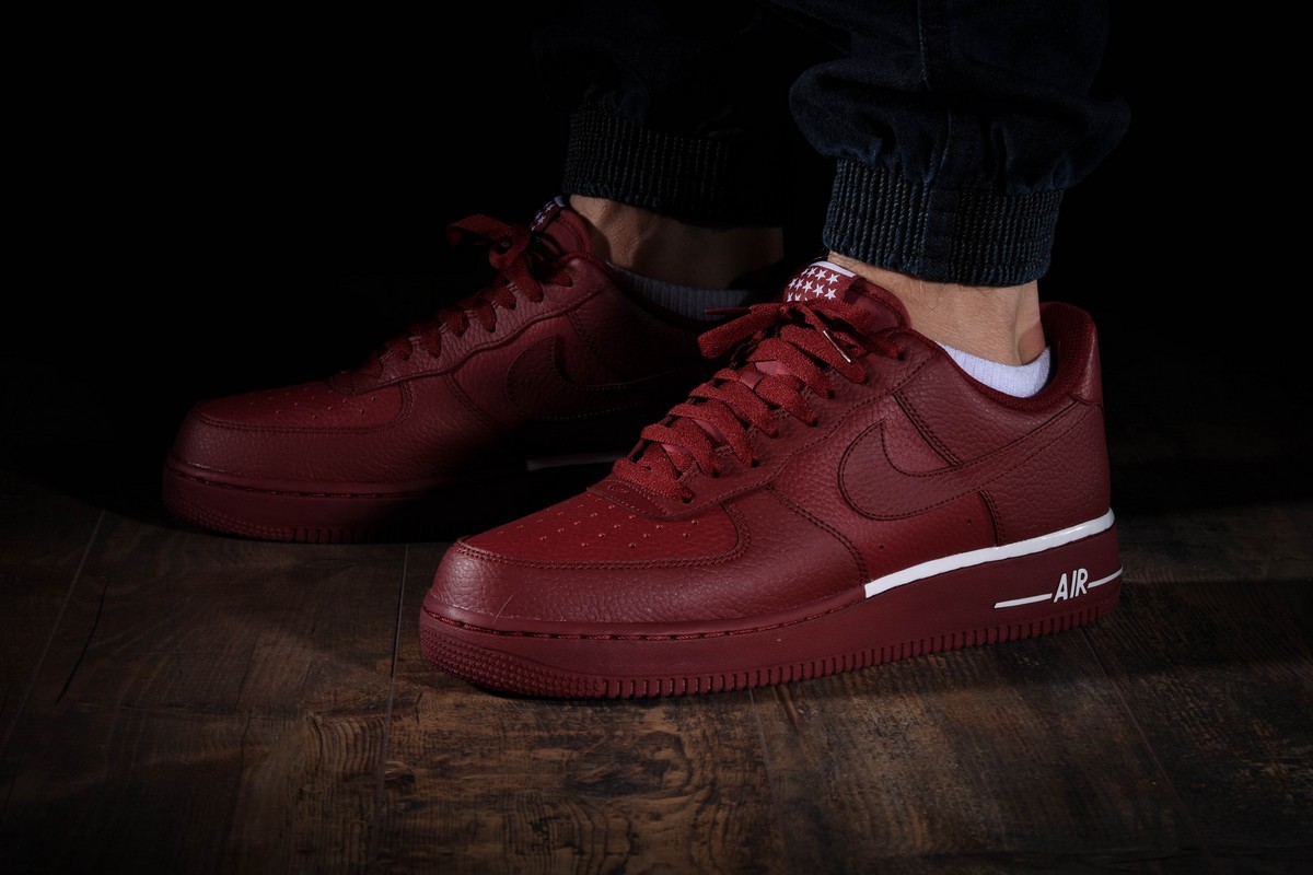 NIKE AIR FORCE 1 '07 TEAM RED