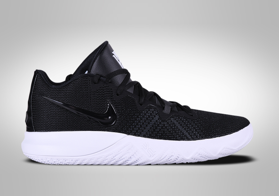 kyrie flytrap black white