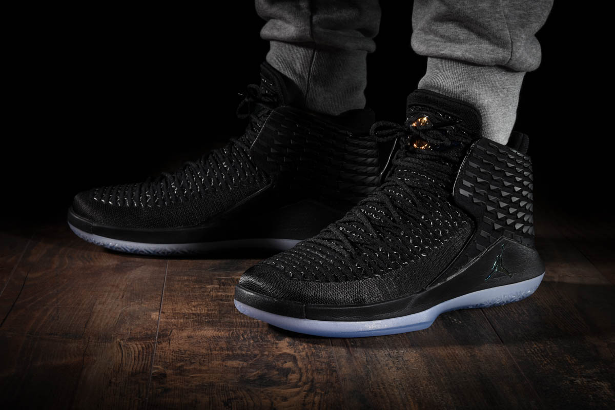 NIKE AIR JORDAN XXXII BLACK CAT