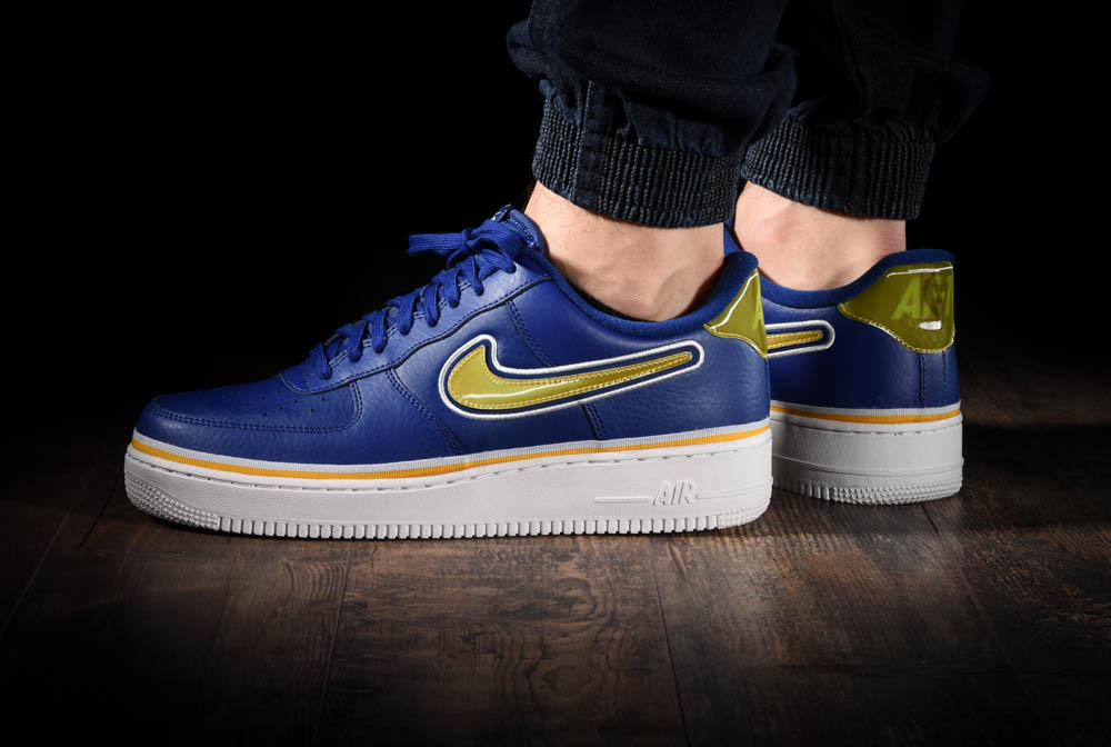 NIKE AIR FORCE 1 '07 LV8 NBA SPORT PACK für $125,00 NIKE AIR FORCE 1 '07 LV8 NBA SPORT PACK für $125,00