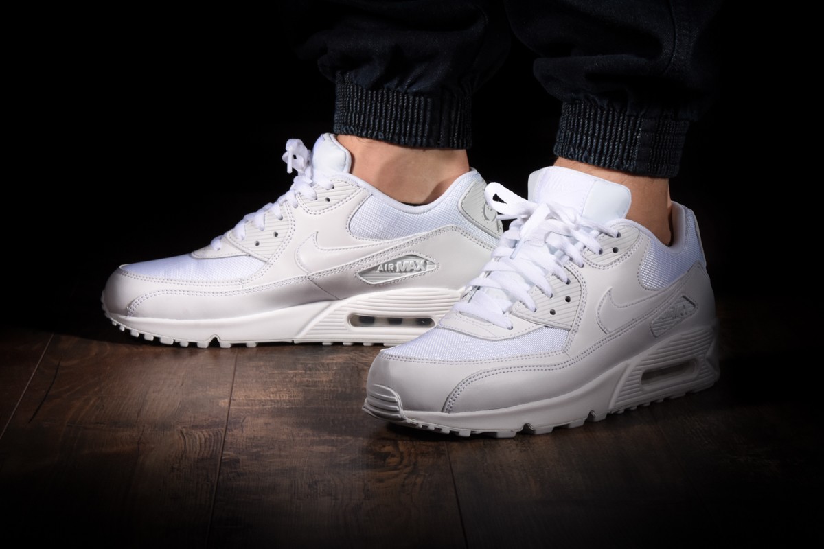 NIKE AIR MAX 90 ESSENTIAL for £100.00 