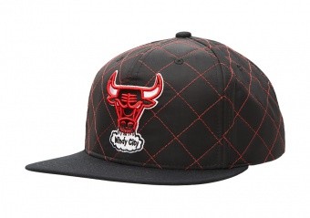 MITCHELL & NESS QUILTED TASLAN SNAPBACK HWC CHICAGO BULLS